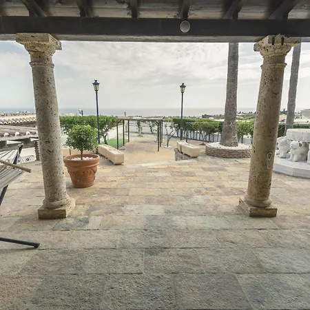 Villa Canovas - Leones